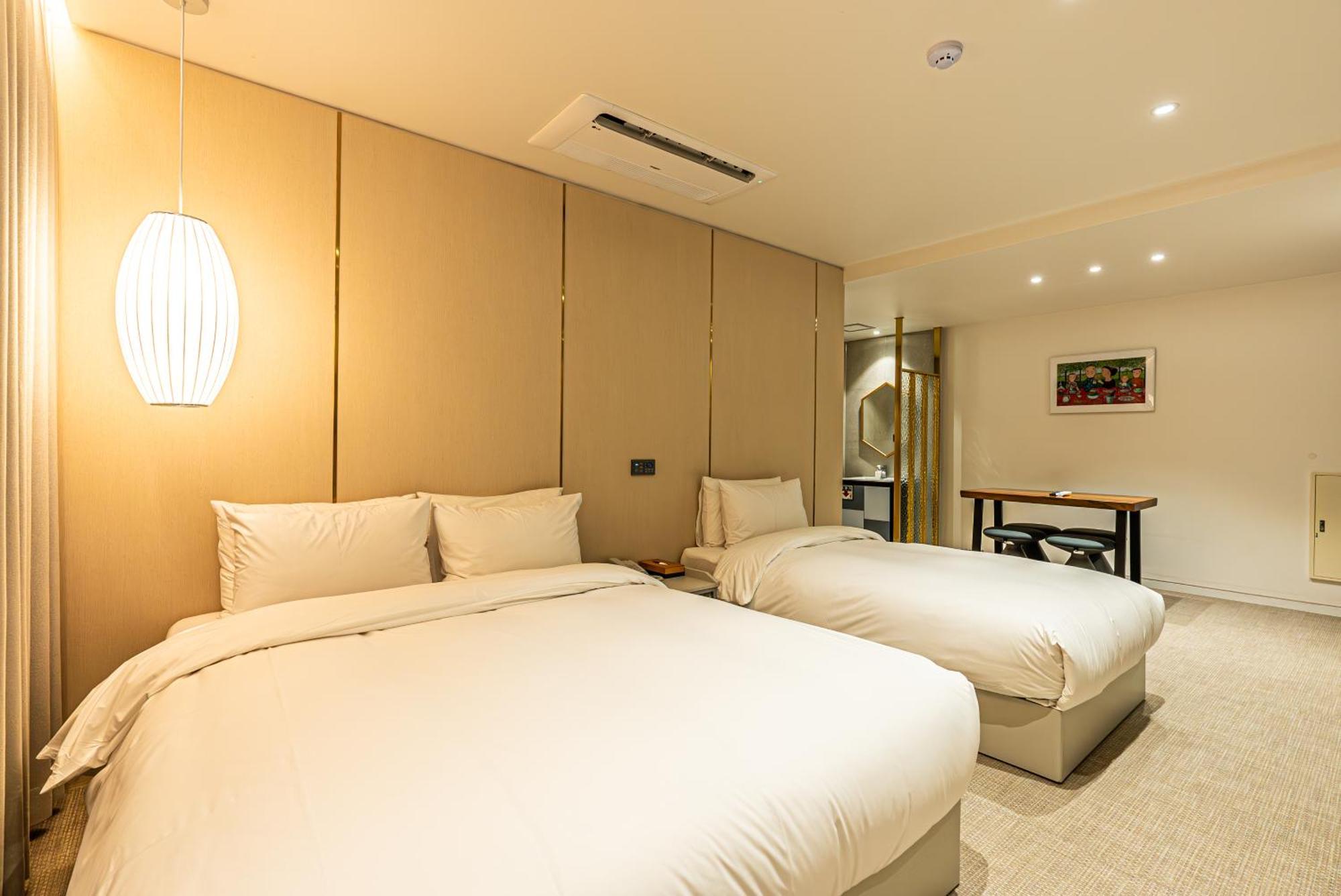 Hotel The Grang Seogwipo Exterior photo