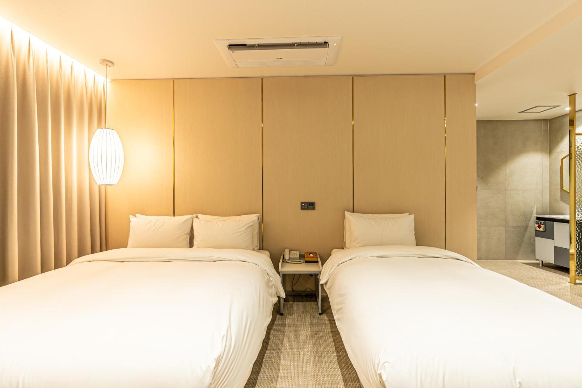 Hotel The Grang Seogwipo Exterior photo