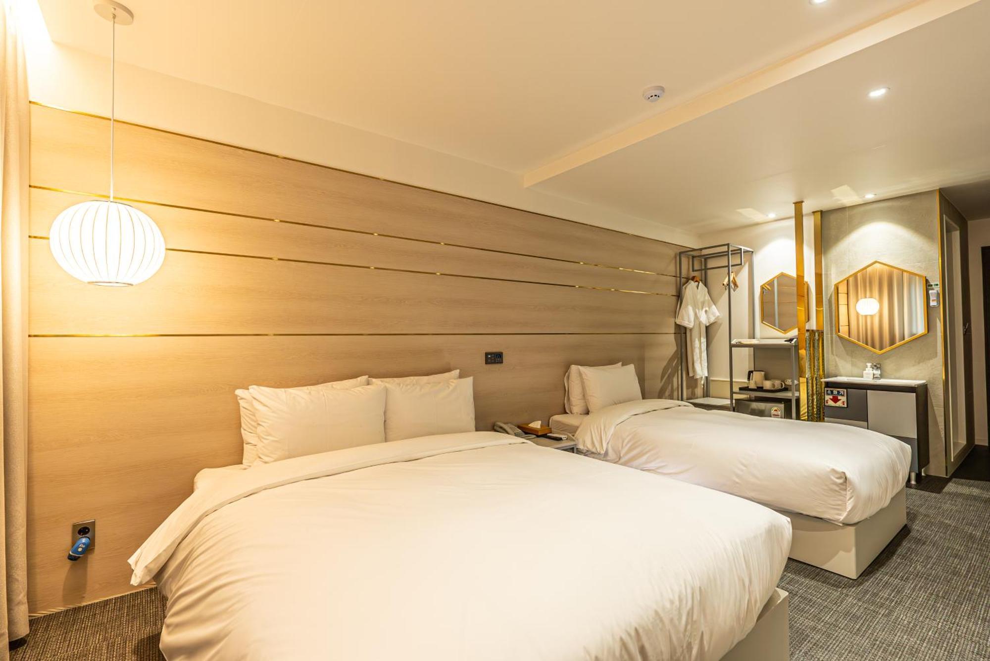 Hotel The Grang Seogwipo Exterior photo